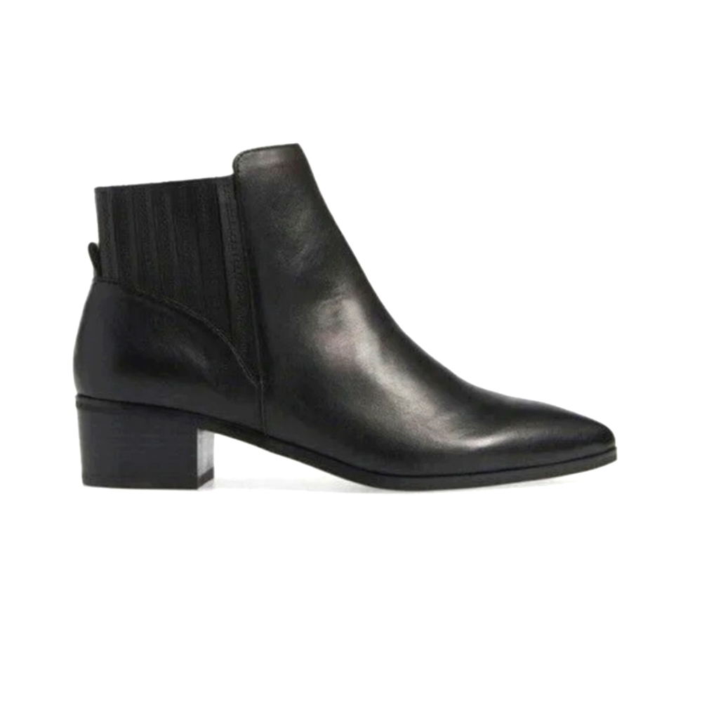 Halogen Skylar Pointy Toe Black Leather Bootiesl With Block Heel. Size: 8.